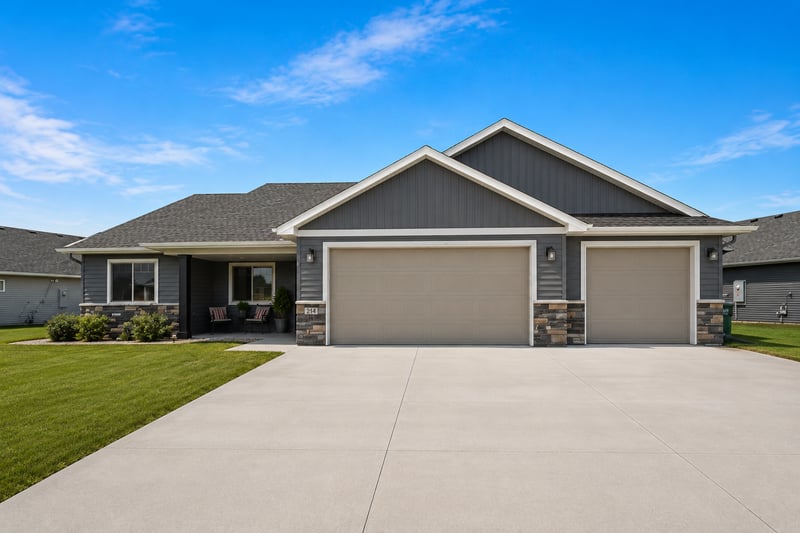 214 Woolgrass Way, Avon, MN 56310