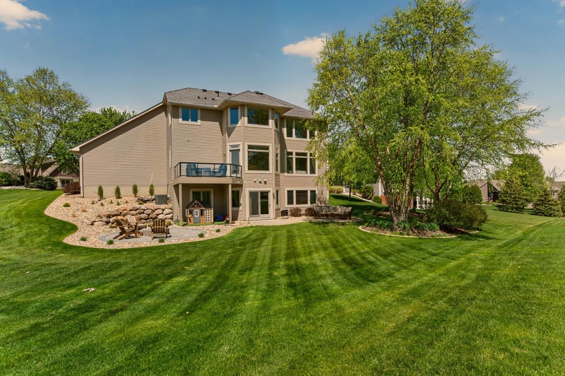 1046 Maplebeck Pl NE, Byron, MN 55920