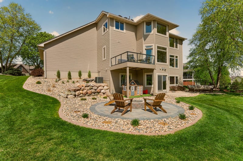 1046 Maplebeck Pl NE, Byron, MN 55920