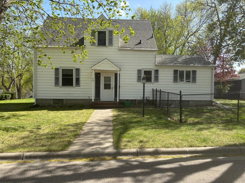 121 N 10th St, Montevideo, MN 56265