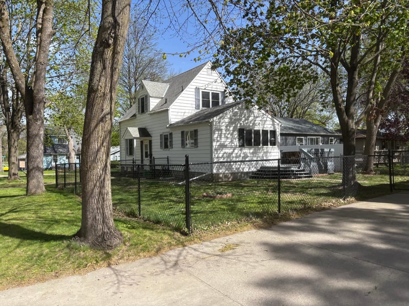 121 N 10th St, Montevideo, MN 56265