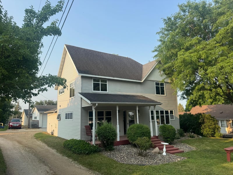 131 E 7th St, Zumbrota, MN 55992