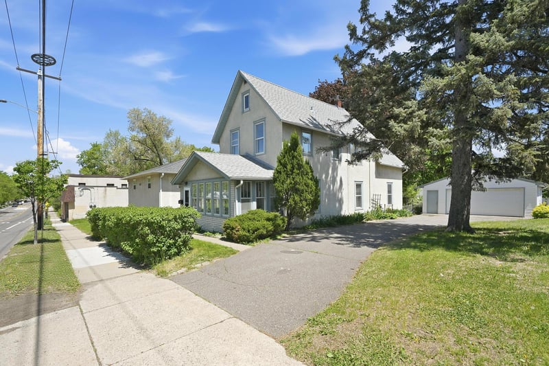 1070 Dale St N, Saint Paul, MN 55117