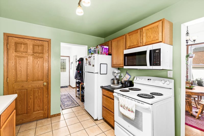 822 E 7th St, Duluth, MN 55805