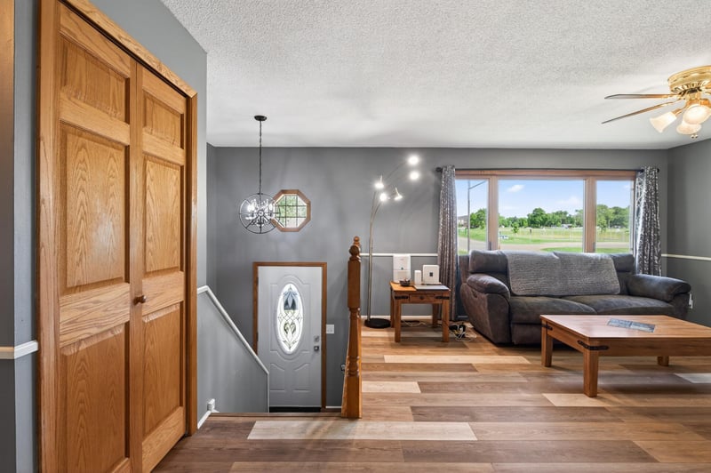 1249 Ashland Ave, Saint Paul Park, MN 55071