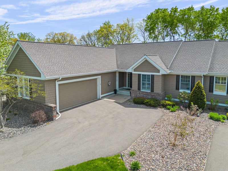 10123 Waterfront Dr, Woodbury, MN 55129