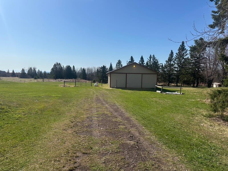 942 Old North Shore Rd, Two Harbors, MN 55616