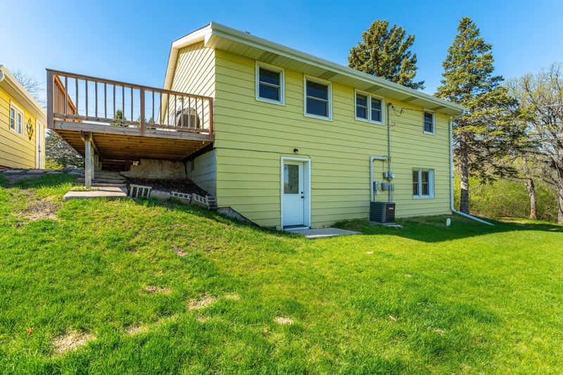 326 W Gustavus Ave, Fergus Falls, MN 56537