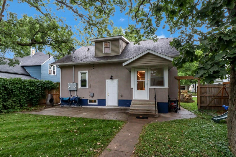 221 3rd Ave NE, Saint Cloud, MN 56304