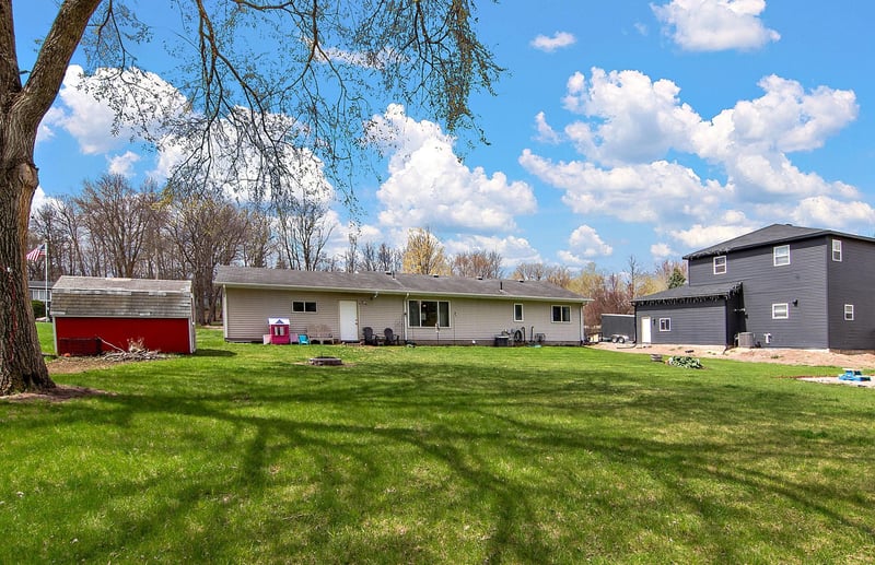 931 Perry Ave N, Browerville, MN 56438