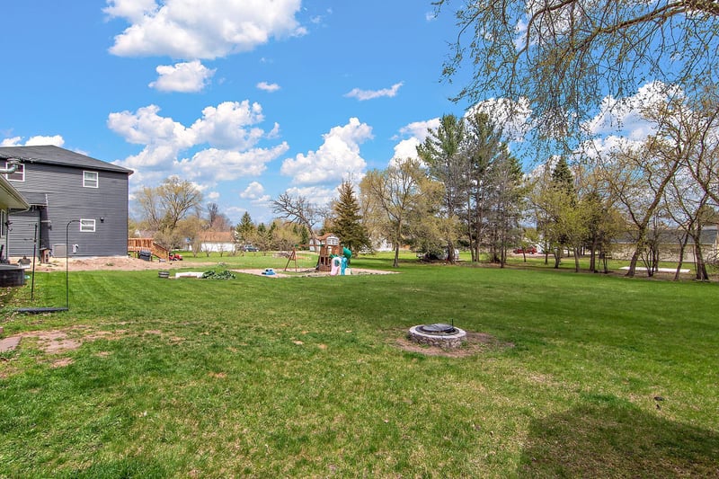 931 Perry Ave N, Browerville, MN 56438