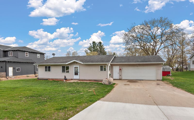 931 Perry Ave N, Browerville, MN 56438