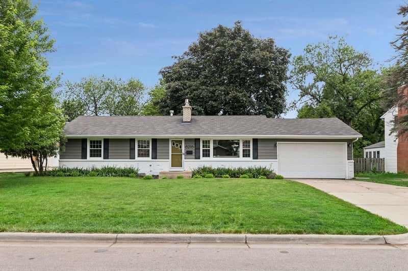 6216 Chowen Ave S, Edina, MN 55410