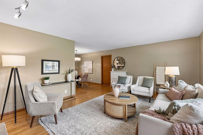 6216 Chowen Ave S, Edina, MN 55410