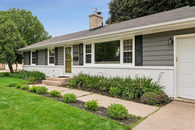 6216 Chowen Ave S, Edina, MN 55410