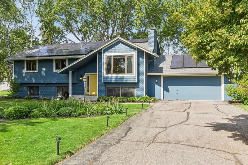 405 Merrimac Ln N, Plymouth, MN 55447