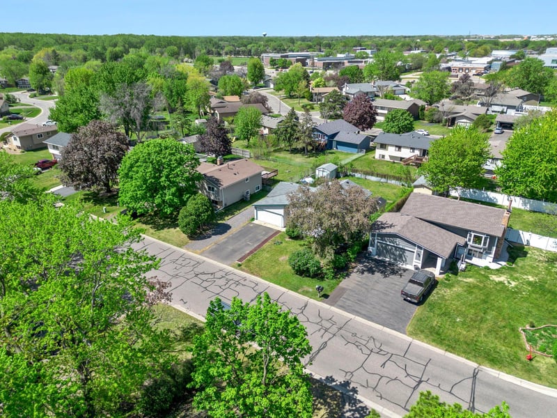 8441 Idaho Ave N, Brooklyn Park, MN 55445