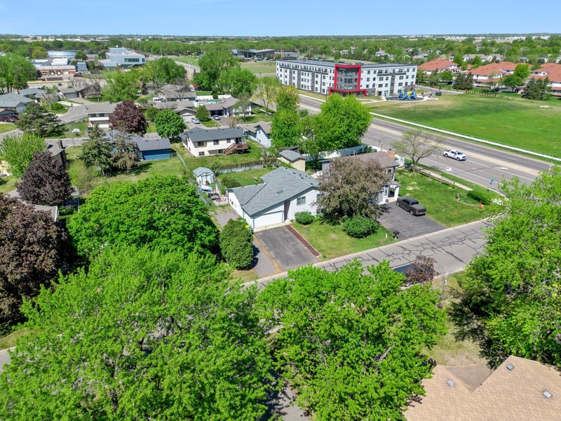8441 Idaho Ave N, Brooklyn Park, MN 55445