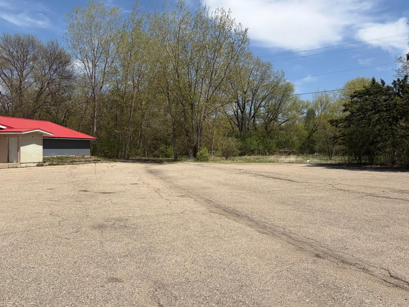 1108 Highway 71 NE, Willmar, MN 56201