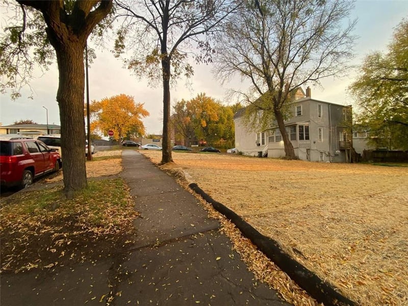 594 Brunson St, Saint Paul, MN 55130