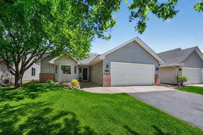 9244 Dunbar Knoll N, Brooklyn Park, MN 55443