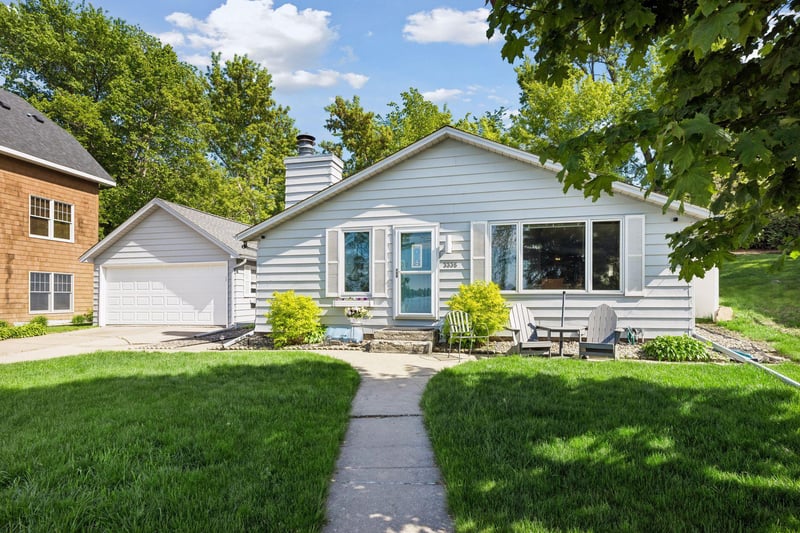 3335 Crystal Bay Rd, Wayzata, MN 55391