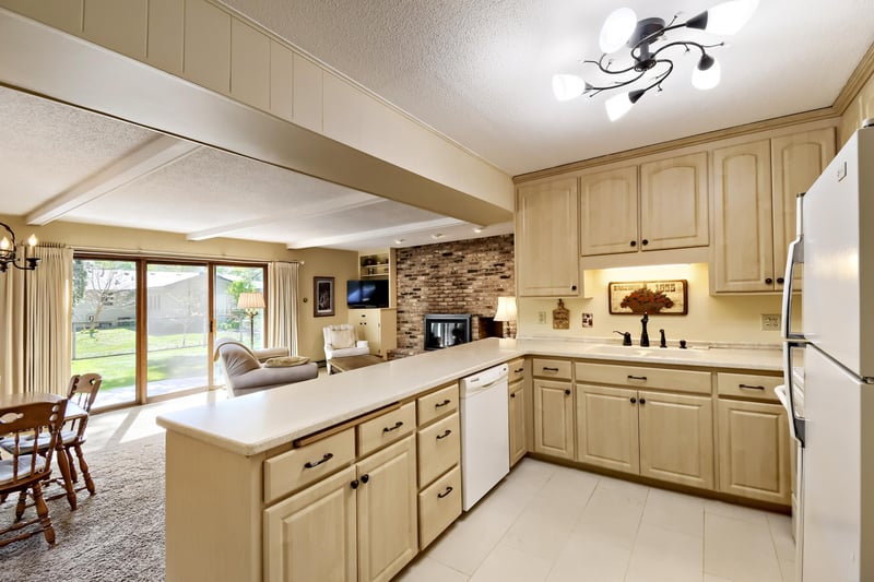 6575 Monroe St NE, Fridley, MN 55432