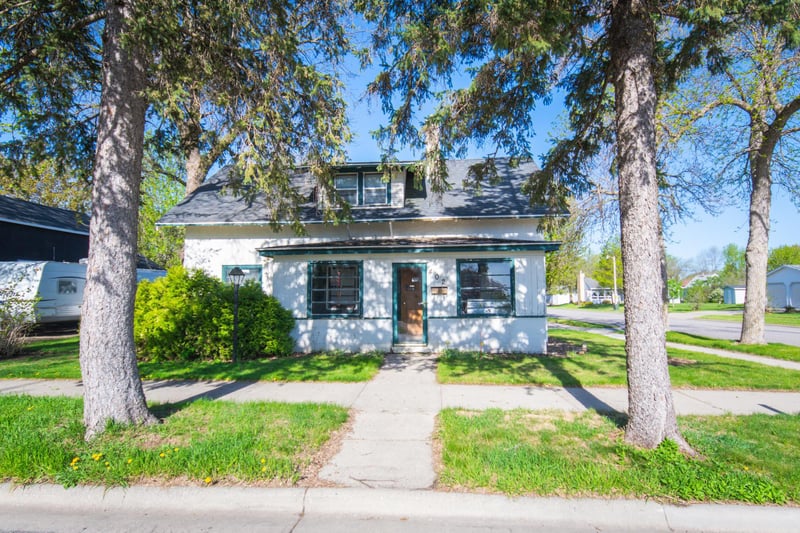 402 Maple St, Sauk Centre, MN 56378