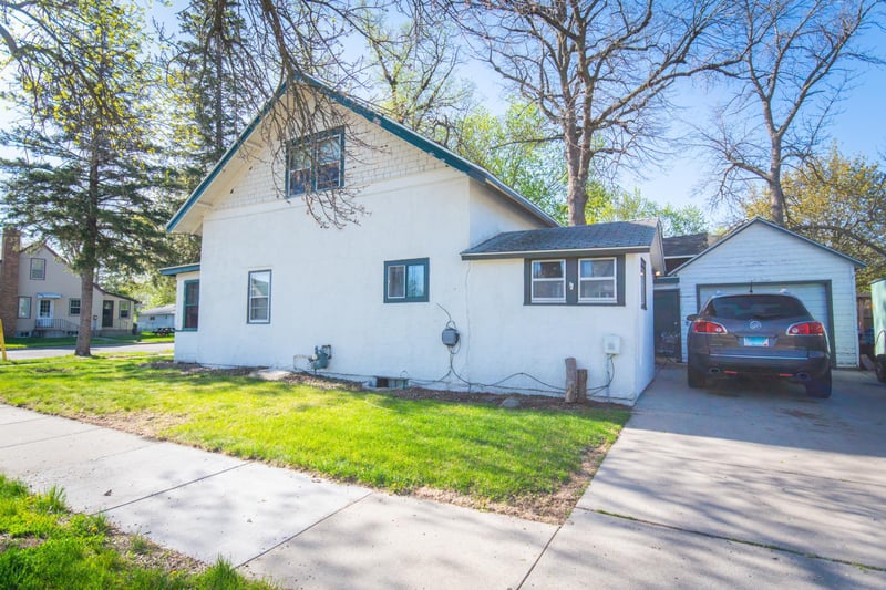 402 Maple St, Sauk Centre, MN 56378