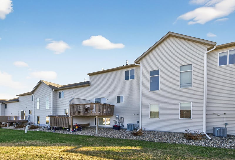 746 Baylee Pl SW, Pine Island, MN 55963