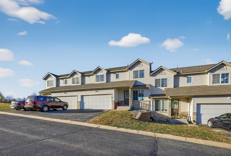 746 Baylee Pl SW, Pine Island, MN 55963