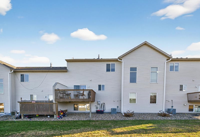746 Baylee Pl SW, Pine Island, MN 55963