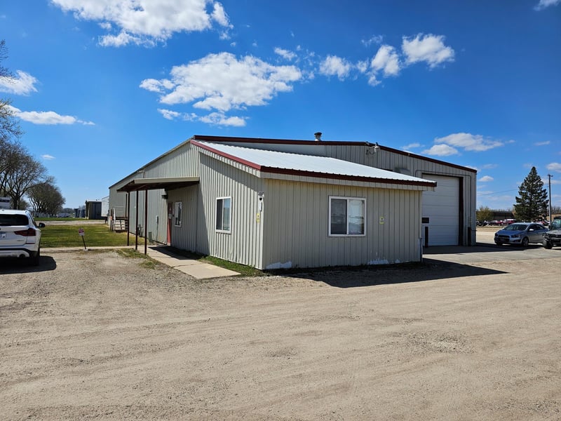 2400 Trott Ave SW, Willmar, MN 56201