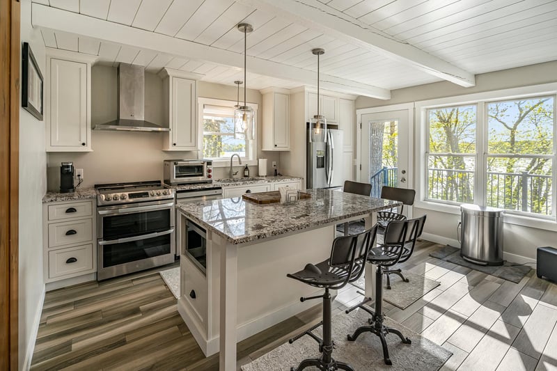 619 Nokomis Dr, Osceola, WI 54020