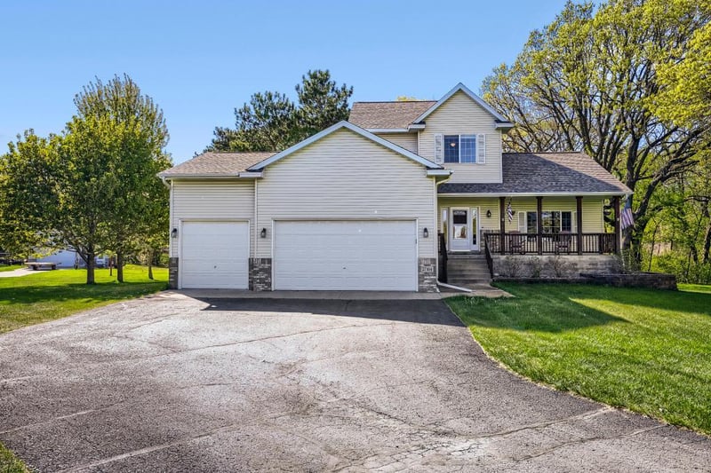 27104 115th St NW, Zimmerman, MN 55398