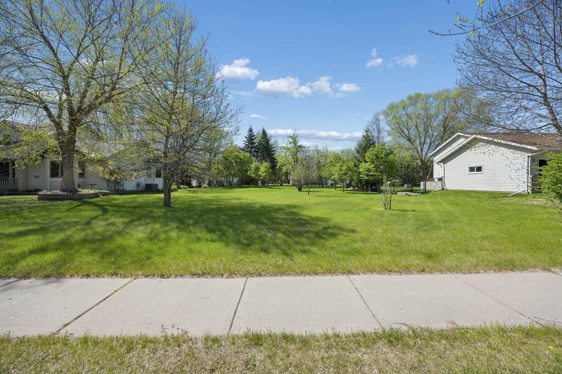1716 Southwood Trl, Saint Cloud, MN 56301