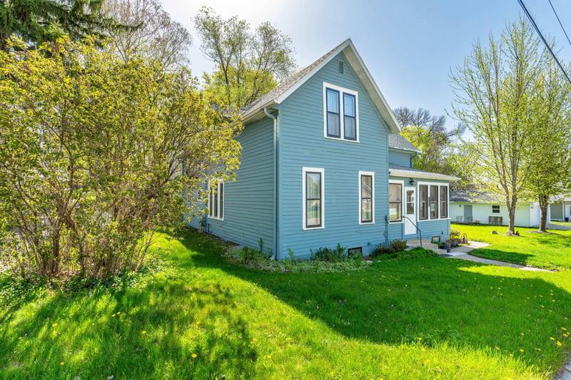 217 1st St NW, Pelican Rapids, MN 56572
