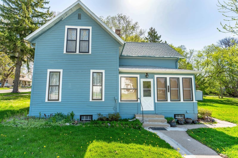 217 1st St NW, Pelican Rapids, MN 56572