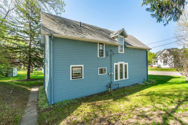 217 1st St NW, Pelican Rapids, MN 56572