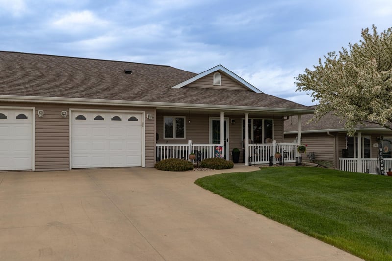 217 Clubhouse Dr NE, Stewartville, MN 55976