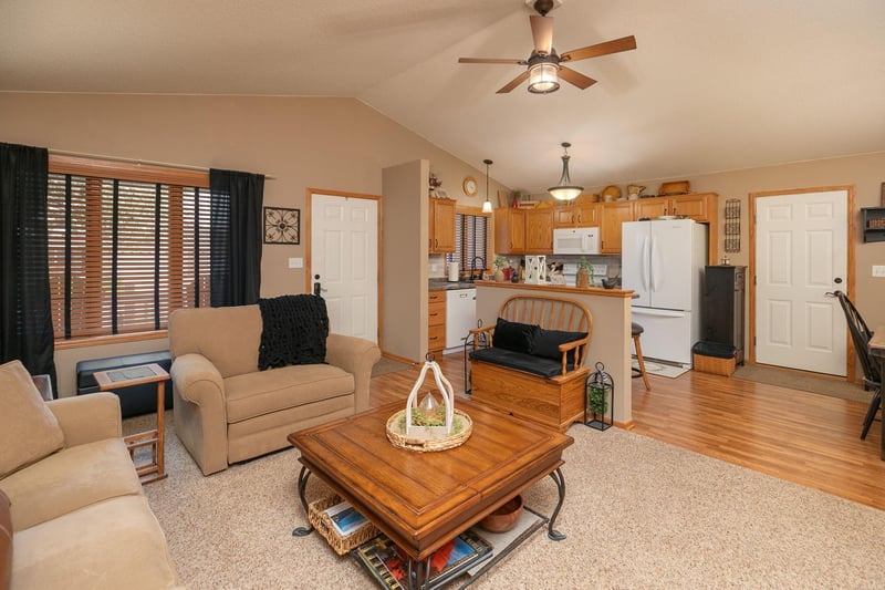217 Clubhouse Dr NE, Stewartville, MN 55976