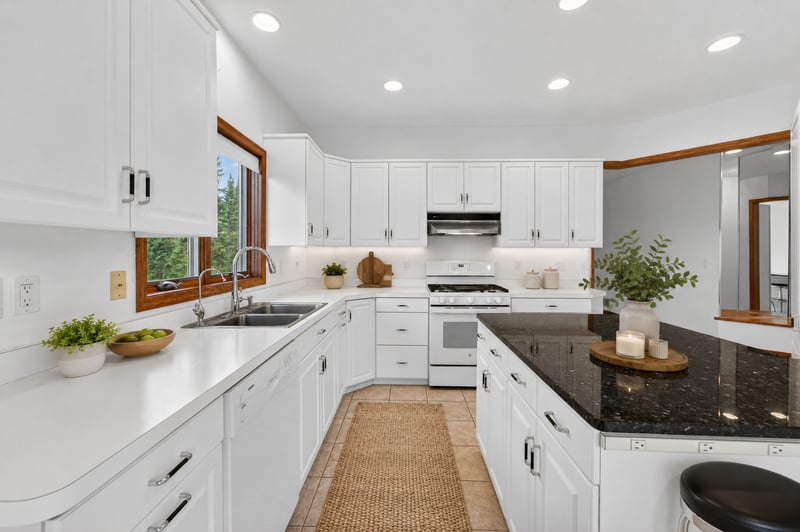 7052 Eagle Trl, Centerville, MN 55038