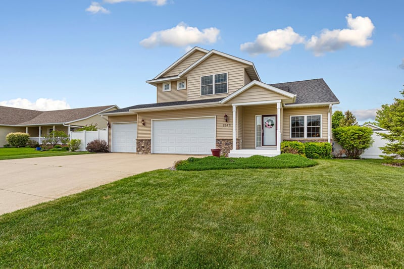 2570 Fox Hollow Ln, Owatonna, MN 55060