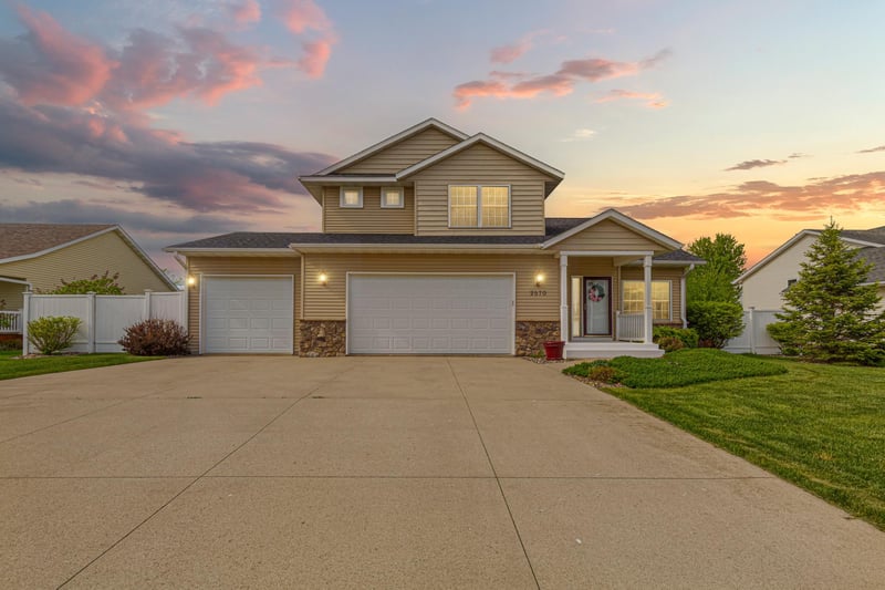 2570 Fox Hollow Ln, Owatonna, MN 55060