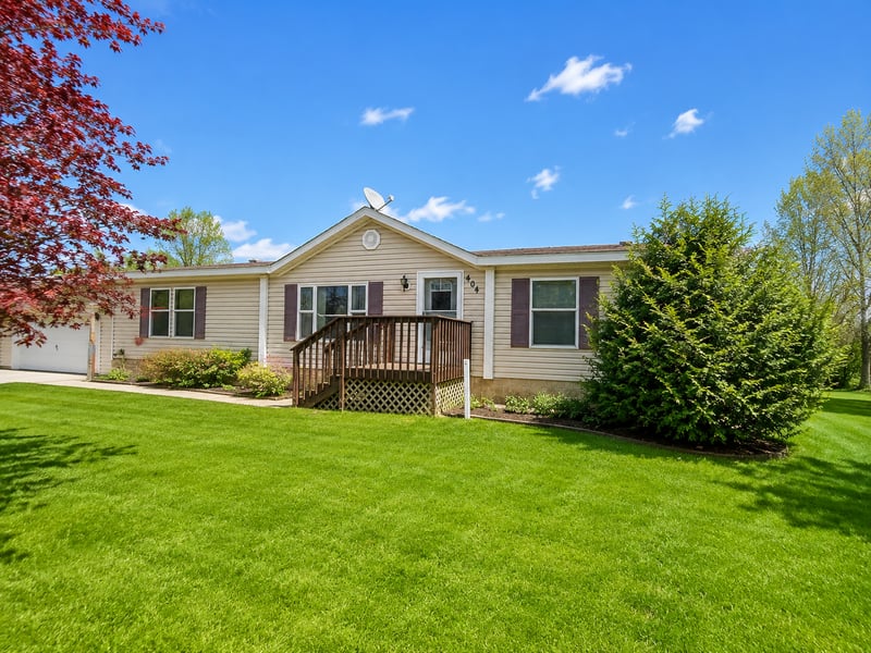 404 Hummingbird Ln, New York Mills, MN 56567