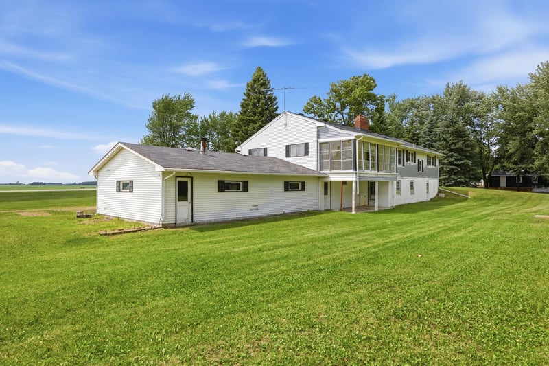 8508 Dairy Ave, Glencoe, MN 55336