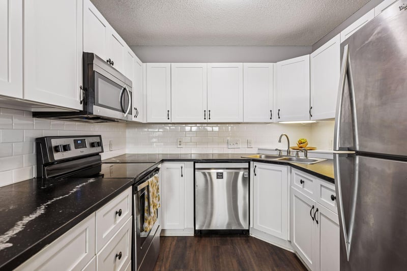 350 Shelard Pw #111, Saint Louis Park, MN 55426