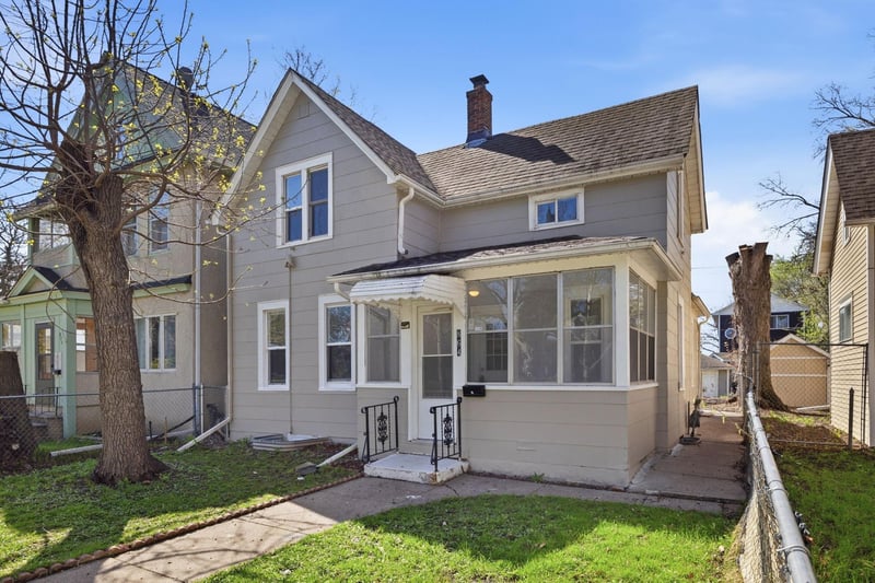 864 Sims Ave, Saint Paul, MN 55106