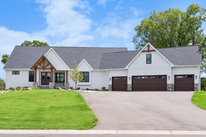 2374 Swedish Dr NE, Ham Lake, MN 55304