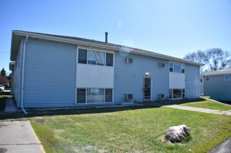 1011 19th St S, Moorhead, MN 56560